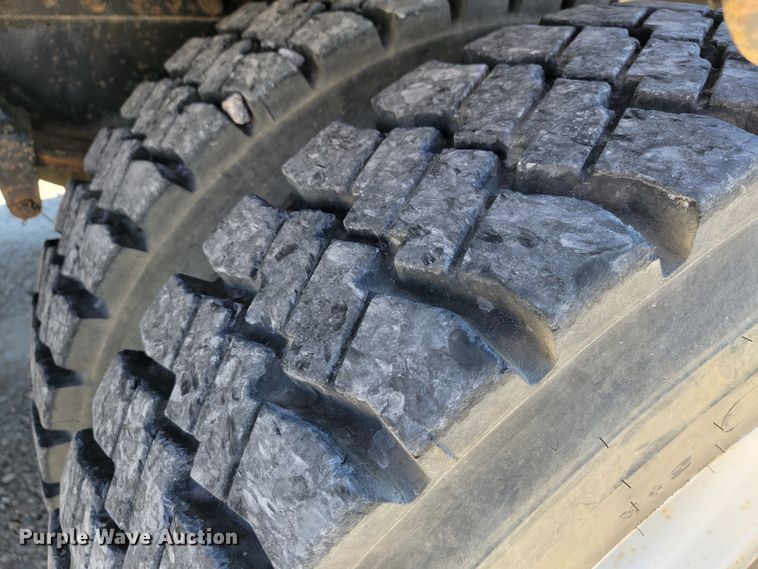 image for item JL9401 1993 Freightliner FLD  flatbed truck