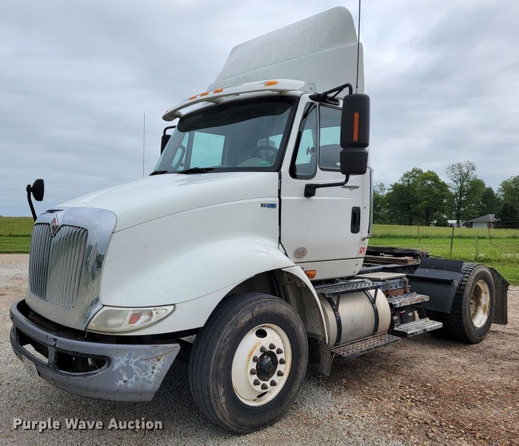 image for item JL9432 2011 International TranStar 8600  semi truck