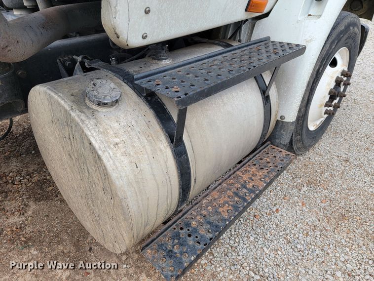 image for item JL9432 2011 International TranStar 8600  semi truck