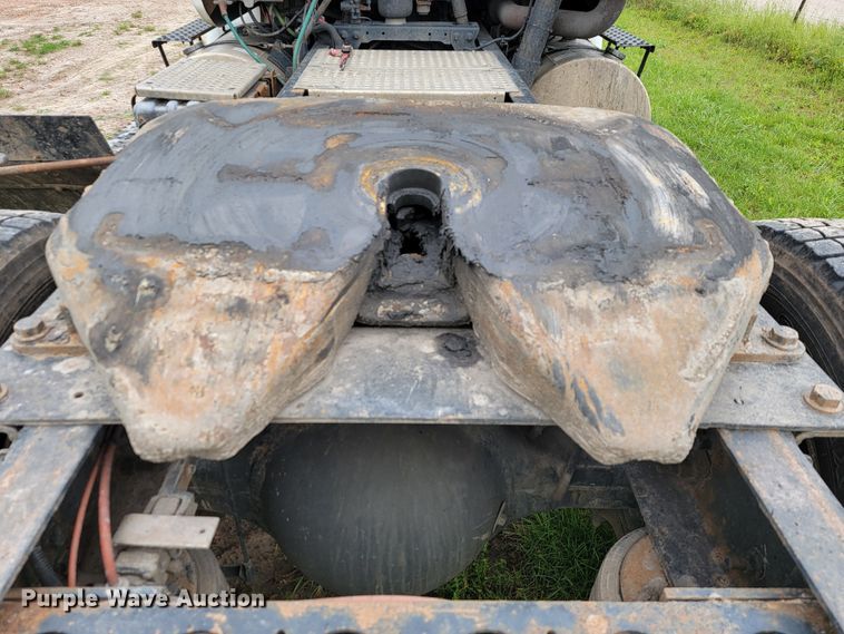 image for item JL9432 2011 International TranStar 8600  semi truck