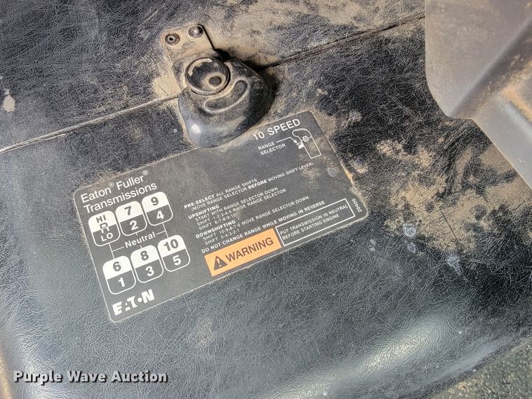 image for item JL9432 2011 International TranStar 8600  semi truck