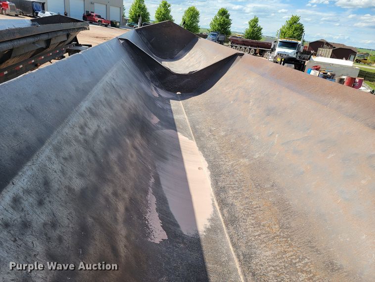 image for item KA9315 2003 Trail King TK60SSD-484  side dump trailer