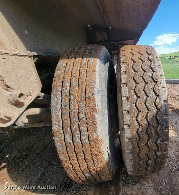 image for item KA9315 2003 Trail King TK60SSD-484  side dump trailer