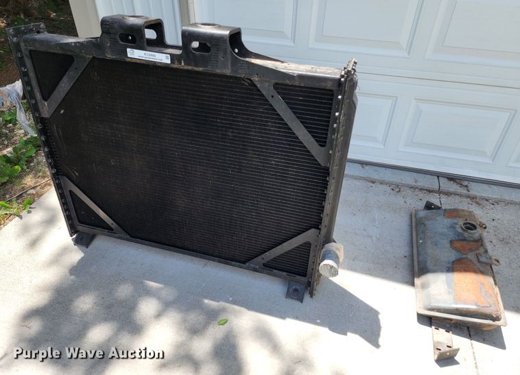 image for item KC9466 Kenworth T800 wide hood radiator