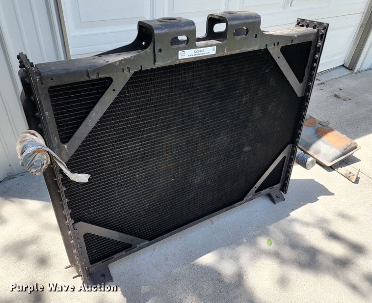 image for item KC9466 Kenworth T800 wide hood radiator
