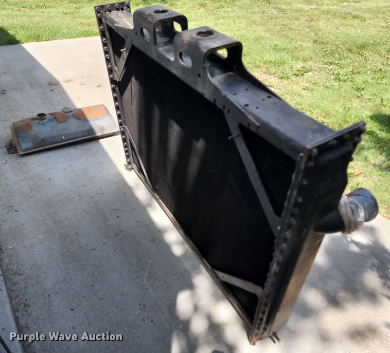 image for item KC9466 Kenworth T800 wide hood radiator