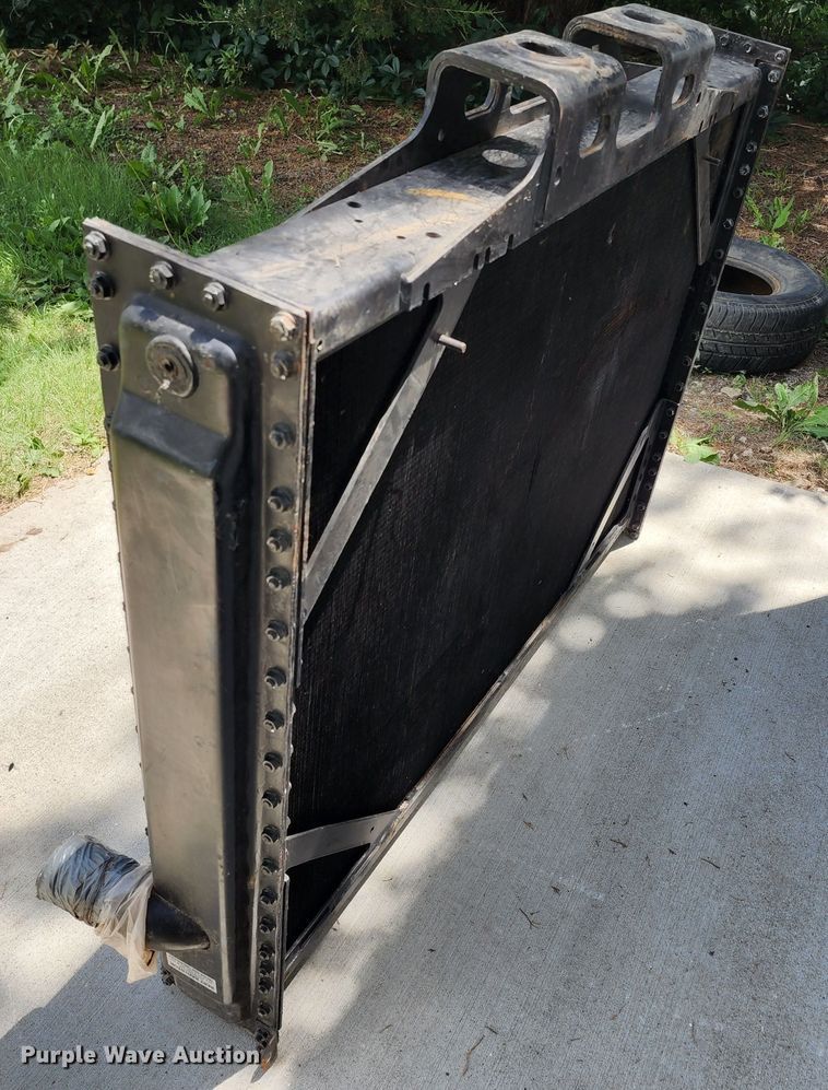 image for item KC9466 Kenworth T800 wide hood radiator