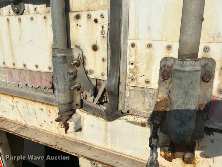 image for item KC9911 2000 Wabash  dry van trailer