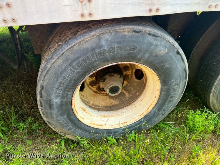 image for item KC9911 2000 Wabash  dry van trailer