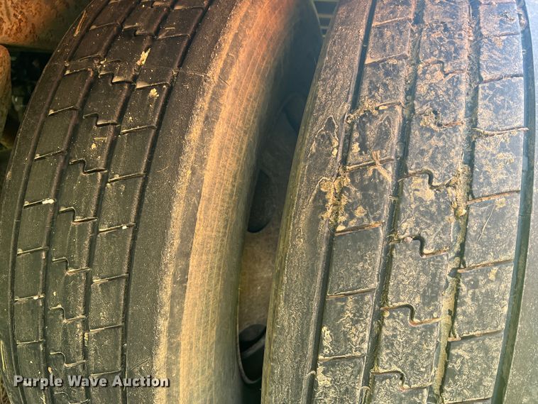 image for item KC9911 2000 Wabash  dry van trailer