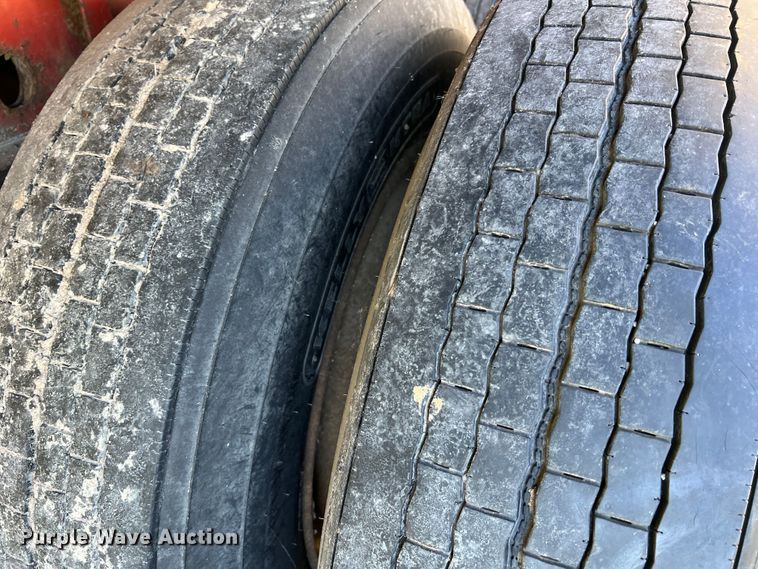 image for item KC9923 1983 Utility Trailers FS2CHE  side curtain trailer