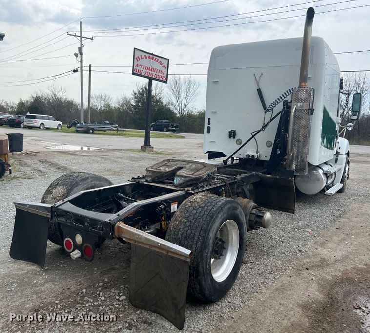 image for item KG9825 2008 Freightliner Columbia 120  semi truck