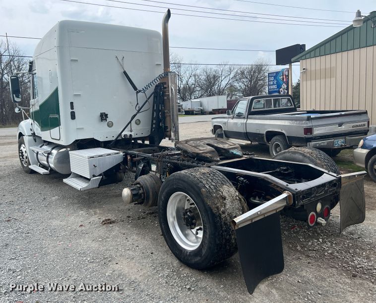 image for item KG9825 2008 Freightliner Columbia 120  semi truck