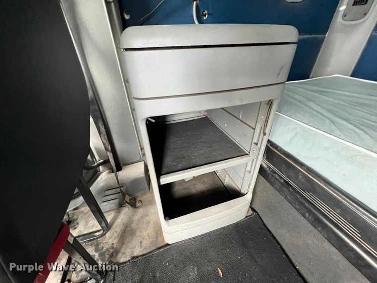 image for item KG9825 2008 Freightliner Columbia 120  semi truck