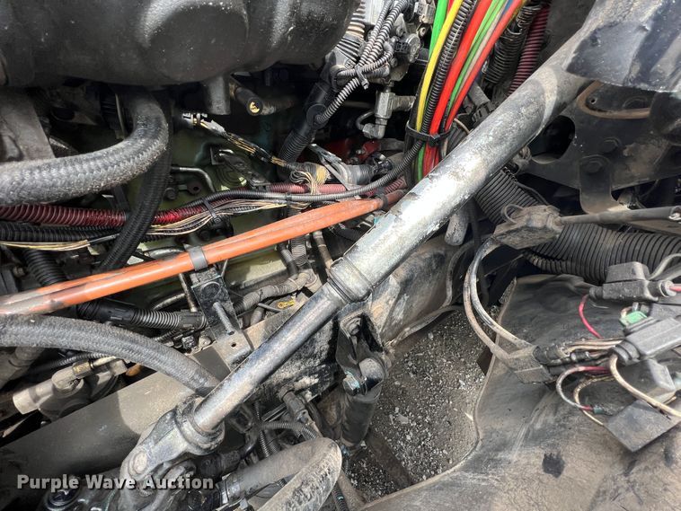 image for item KG9825 2008 Freightliner Columbia 120  semi truck