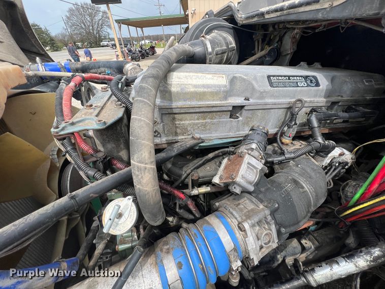 image for item KG9825 2008 Freightliner Columbia 120  semi truck