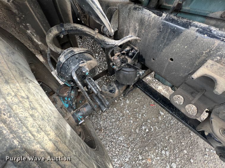 image for item KG9825 2008 Freightliner Columbia 120  semi truck