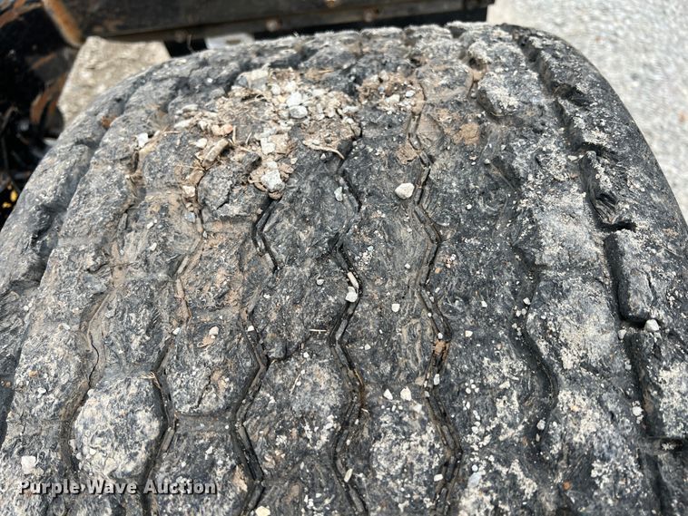 image for item KG9825 2008 Freightliner Columbia 120  semi truck