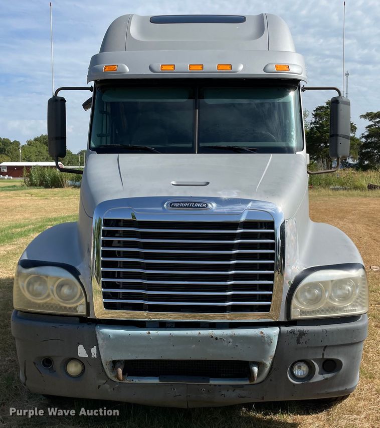 image for item KJ9906 2006 Freightliner Century Class ST120  semi truck