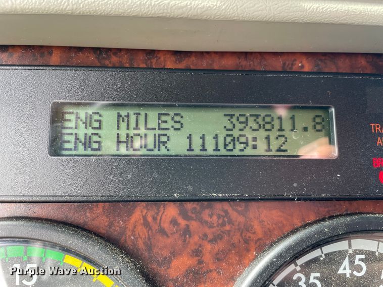 image for item KJ9906 2006 Freightliner Century Class ST120  semi truck