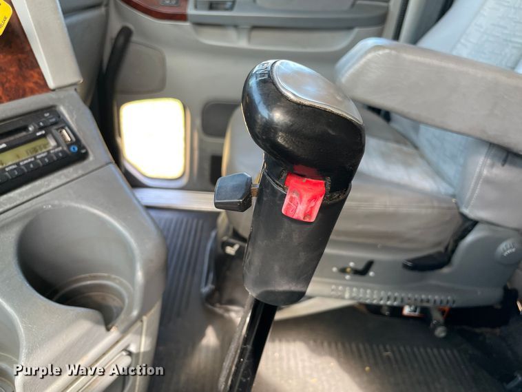 image for item KJ9906 2006 Freightliner Century Class ST120  semi truck