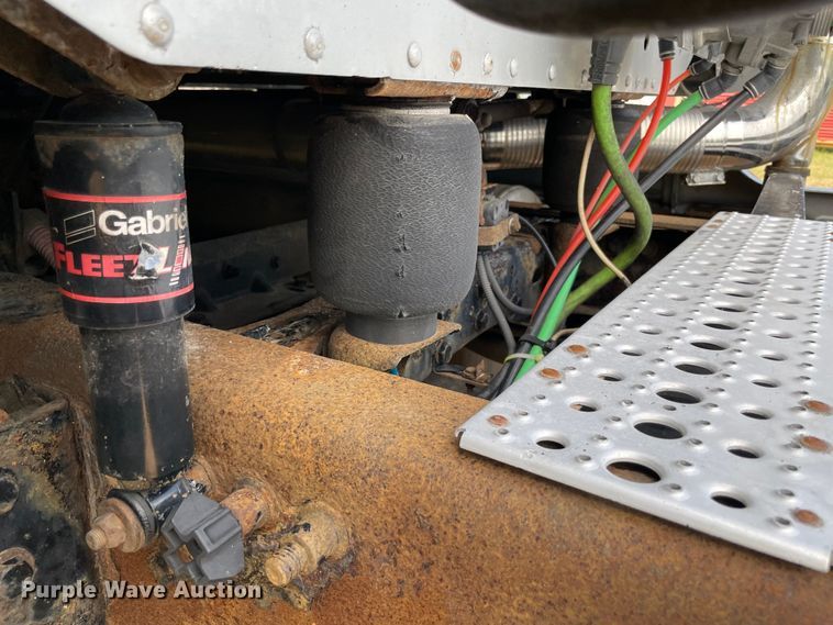 image for item KJ9906 2006 Freightliner Century Class ST120  semi truck