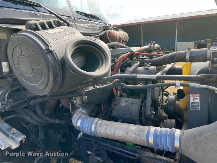 image for item KJ9906 2006 Freightliner Century Class ST120  semi truck