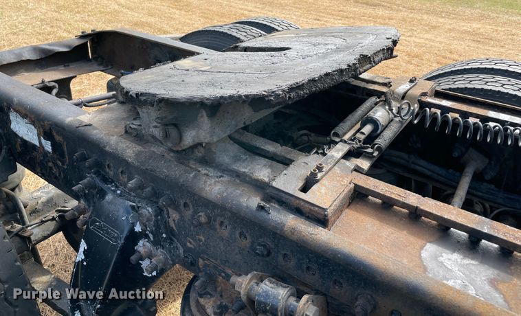 image for item KJ9906 2006 Freightliner Century Class ST120  semi truck