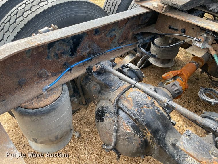 image for item KJ9906 2006 Freightliner Century Class ST120  semi truck