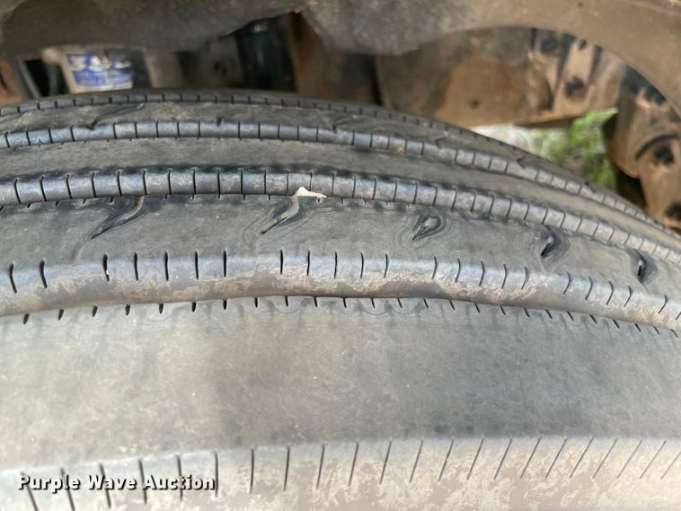 image for item KJ9906 2006 Freightliner Century Class ST120  semi truck