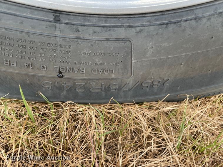 image for item KJ9906 2006 Freightliner Century Class ST120  semi truck