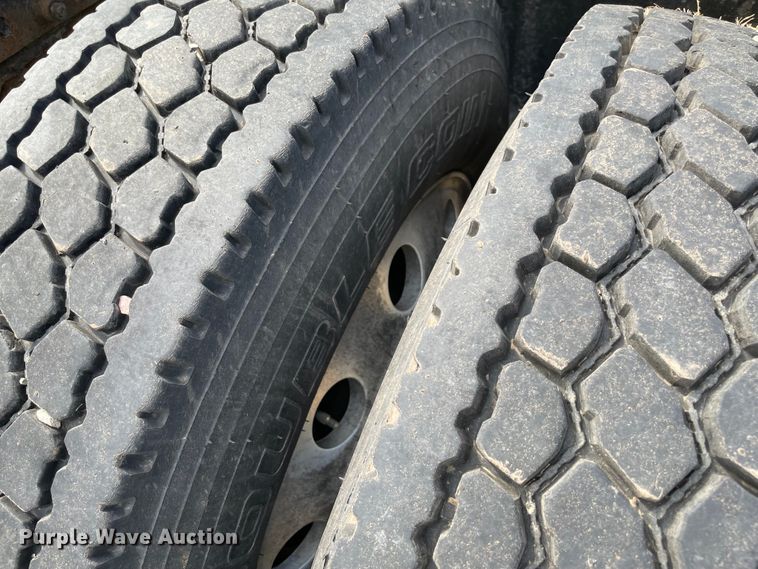 image for item KJ9906 2006 Freightliner Century Class ST120  semi truck