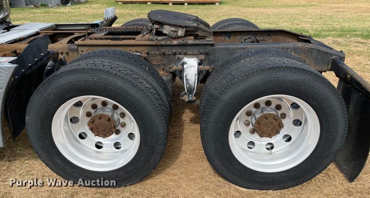 image for item KJ9906 2006 Freightliner Century Class ST120  semi truck