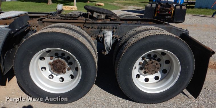 image for item KJ9906 2006 Freightliner Century Class ST120  semi truck