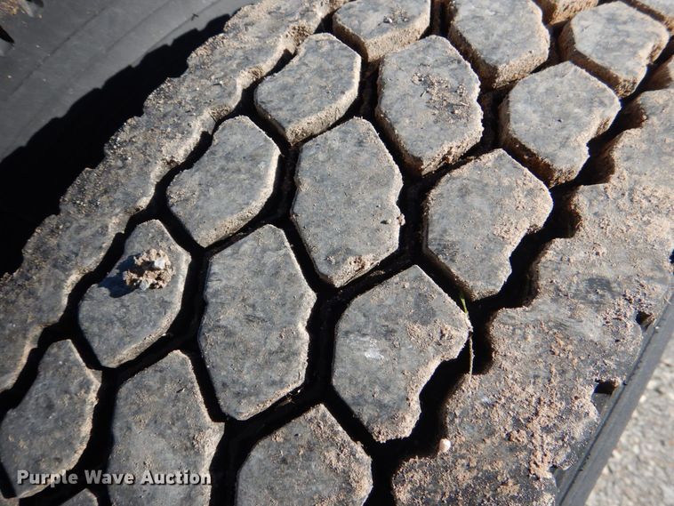 image for item KJ9906 2006 Freightliner Century Class ST120  semi truck