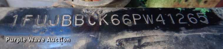 image for item KJ9906 2006 Freightliner Century Class ST120  semi truck