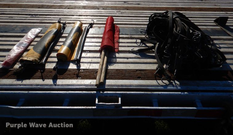 image for item KJ9907 2016 Manac 13253C0B1  drop deck trailer