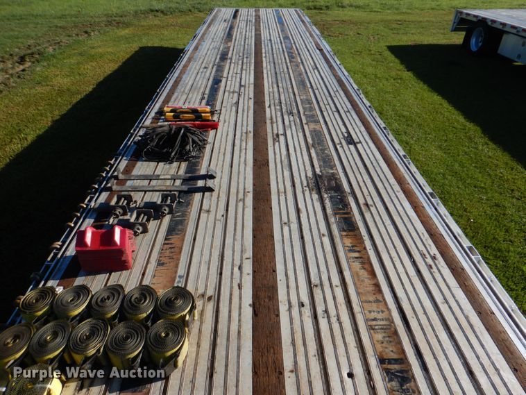 image for item KJ9907 2016 Manac 13253C0B1  drop deck trailer