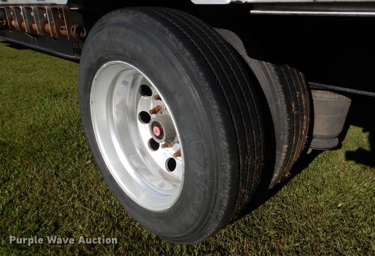 image for item KJ9907 2016 Manac 13253C0B1  drop deck trailer