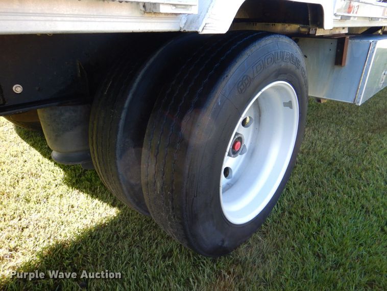 image for item KJ9907 2016 Manac 13253C0B1  drop deck trailer