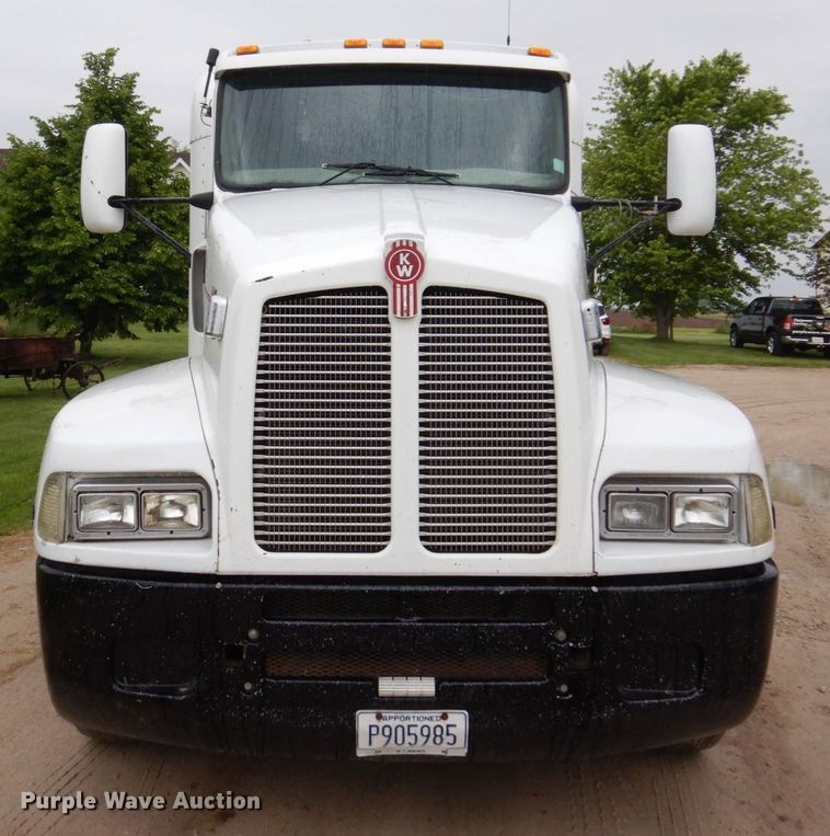 image for item KR9288 2006 Kenworth T600  semi truck