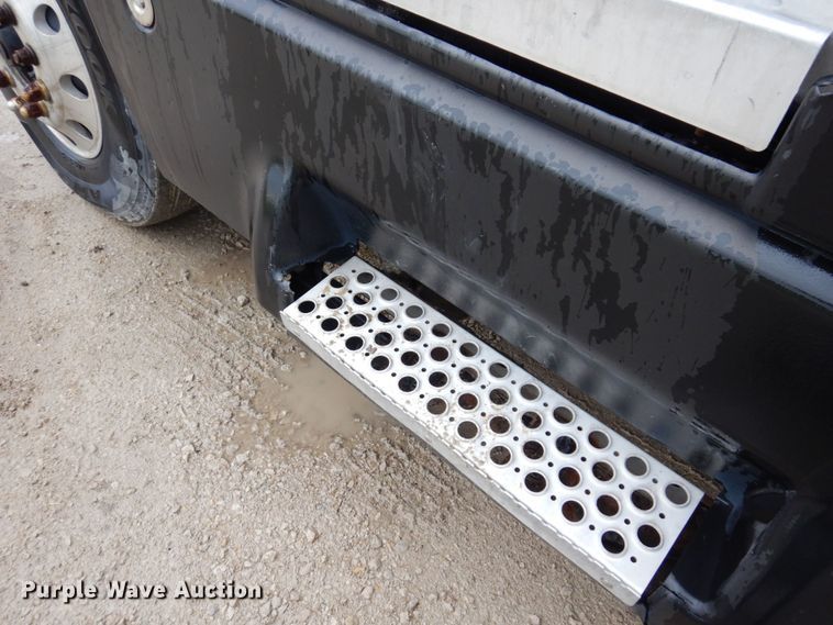 image for item KR9288 2006 Kenworth T600  semi truck