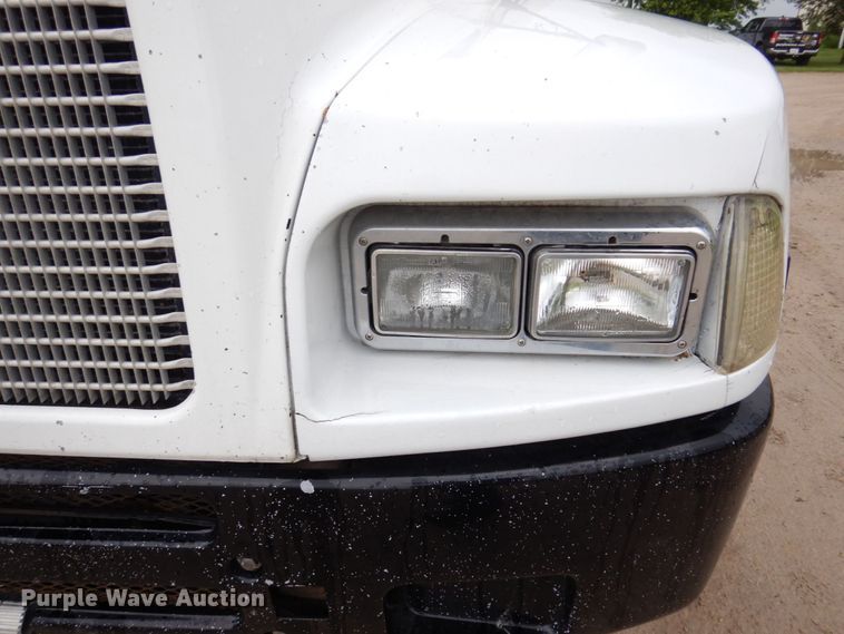 image for item KR9288 2006 Kenworth T600  semi truck