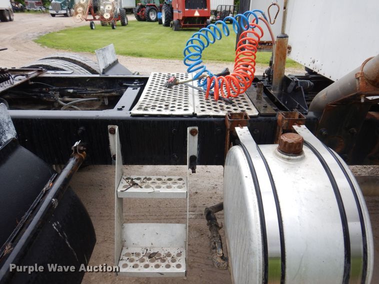 image for item KR9288 2006 Kenworth T600  semi truck