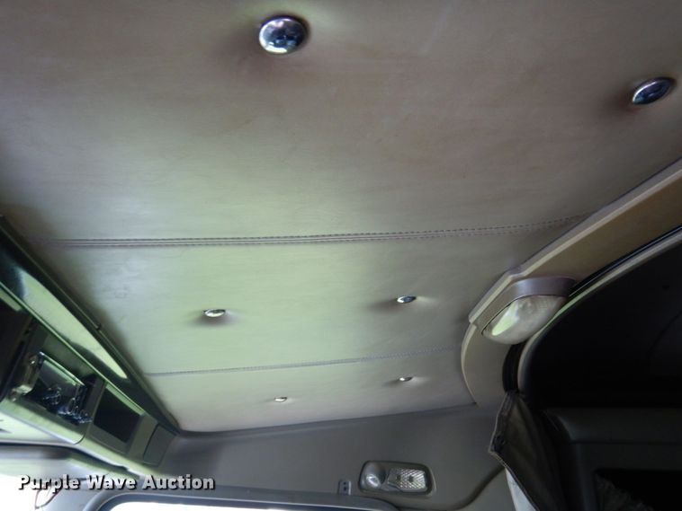 image for item KR9288 2006 Kenworth T600  semi truck