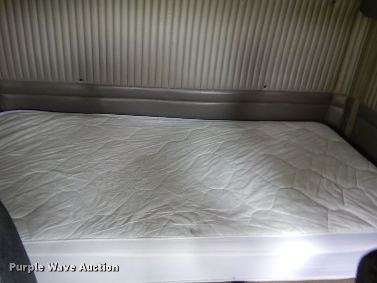 image for item KR9288 2006 Kenworth T600  semi truck