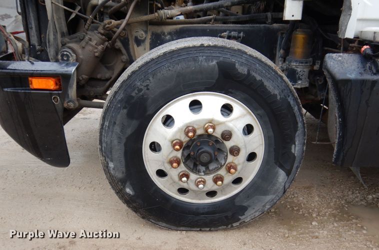 image for item KR9288 2006 Kenworth T600  semi truck