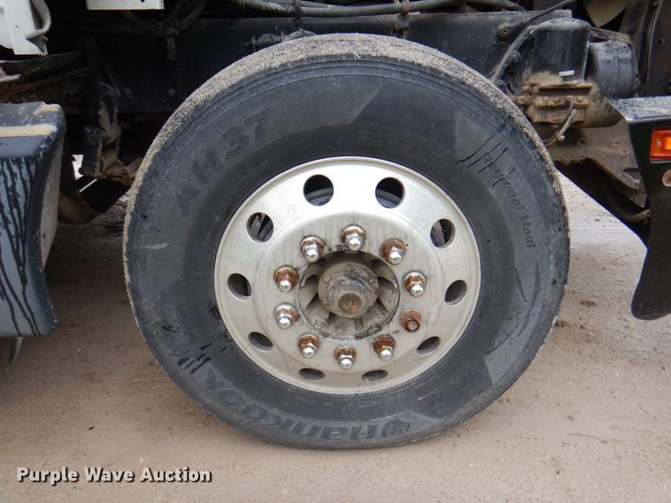 image for item KR9288 2006 Kenworth T600  semi truck