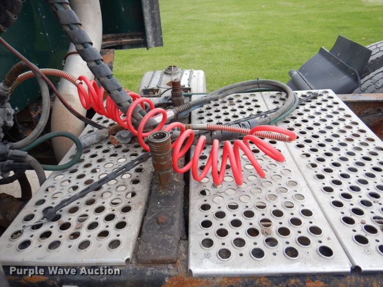 image for item KR9289 2007 Kenworth T800  semi truck