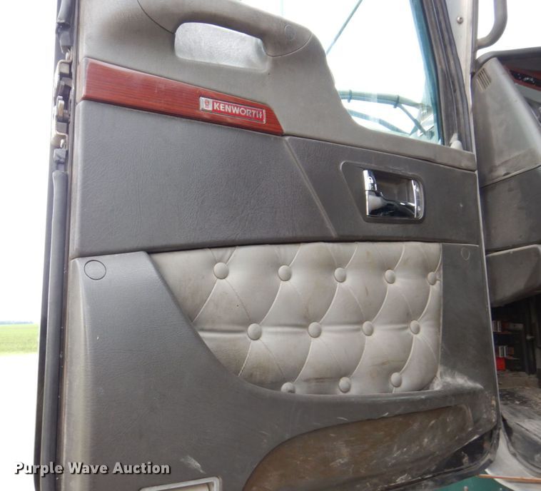 image for item KR9289 2007 Kenworth T800  semi truck